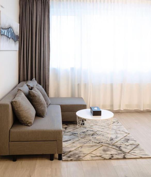 Tran Chien Apartment With Free Private Parking Praha Exteriér fotografie