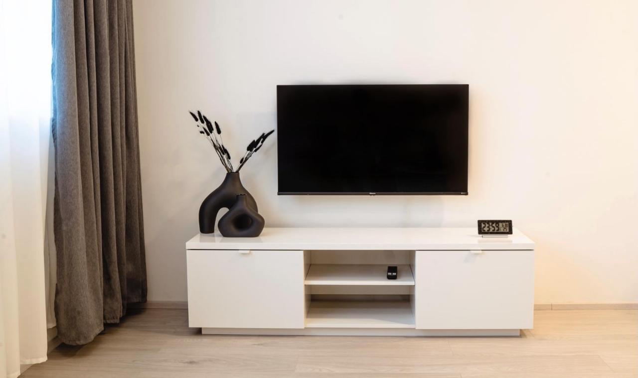 Tran Chien Apartment With Free Private Parking Praha Exteriér fotografie